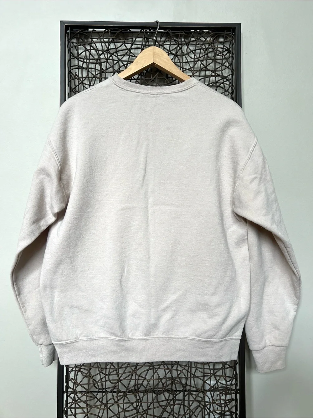 Nike Jerzees Unisex Center Swoosh Embroider Spellout Logo Y2K sweatshirt Ecru M